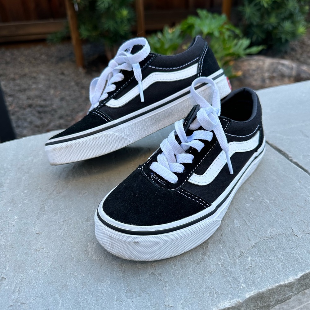 Vans Ward Sneaker - Kids' size 13.0 youth